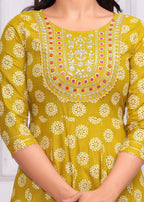 Women Rayon Kurta Pant Dupatta Set Mehndi